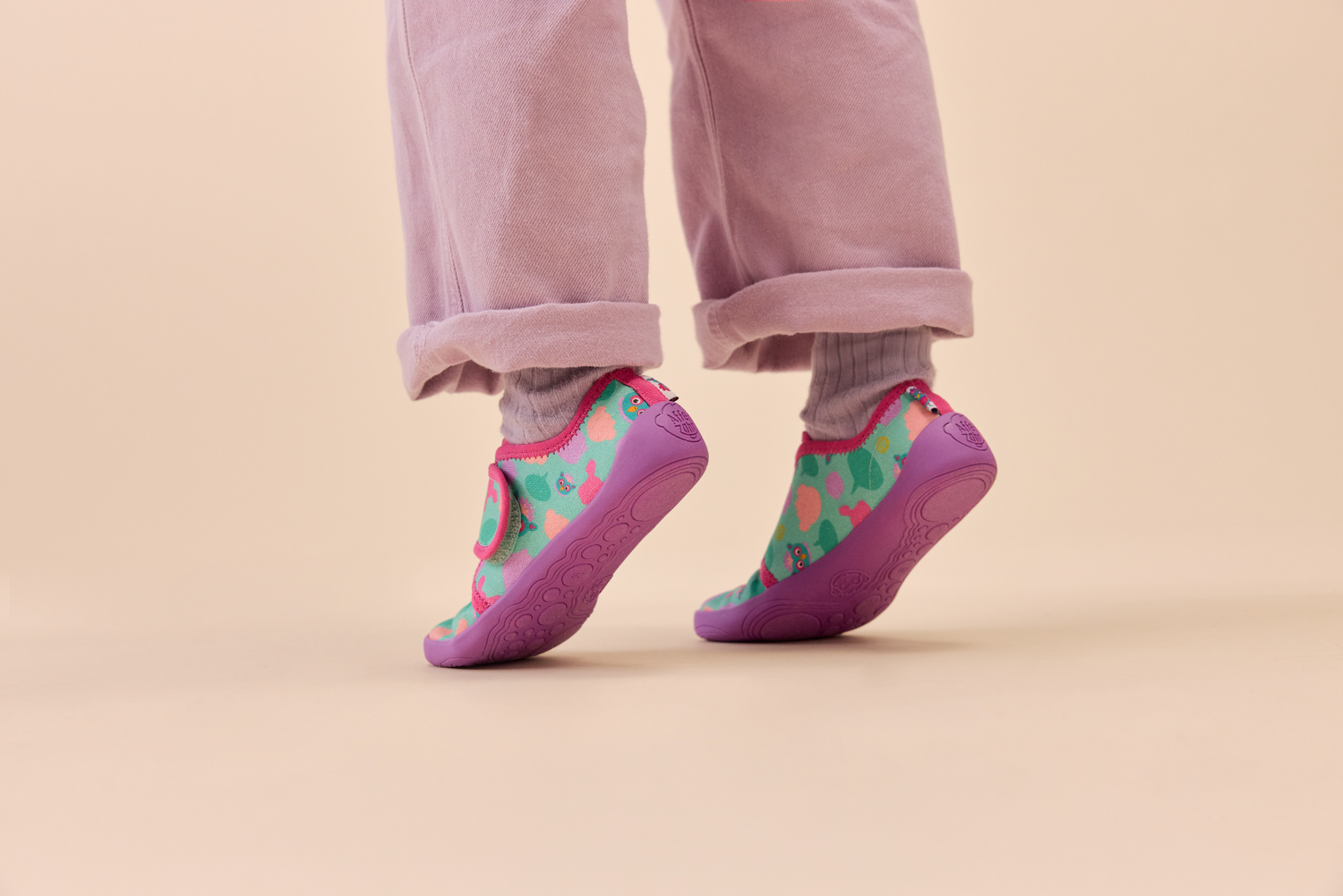 Mid_PNG-AFZ_AW2526_01398-20024-740_Slipper-Cotton-Movy_Owl_productonmodel_4076-Model 2